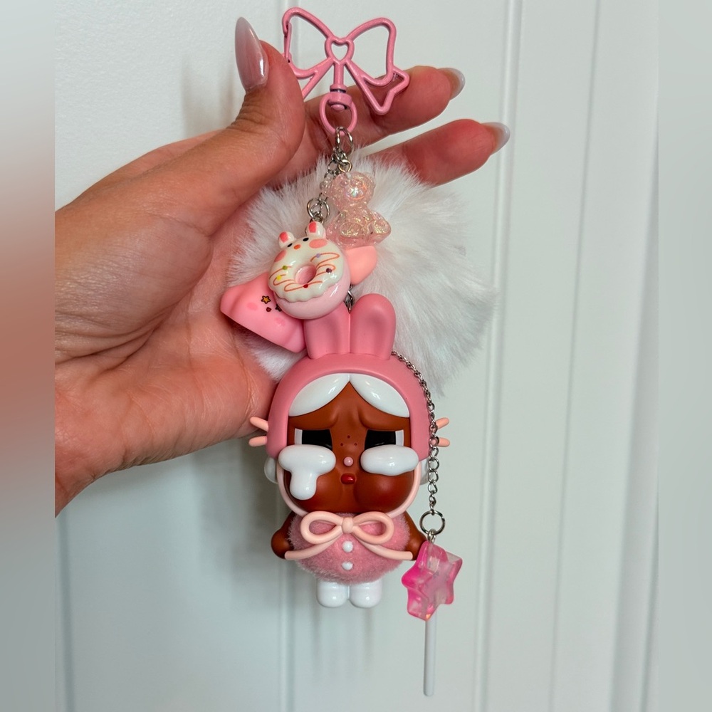 POP MART-CRYING AGAIN KEYCHAIN-I’LL GIVE YOU ALL MY LOVE